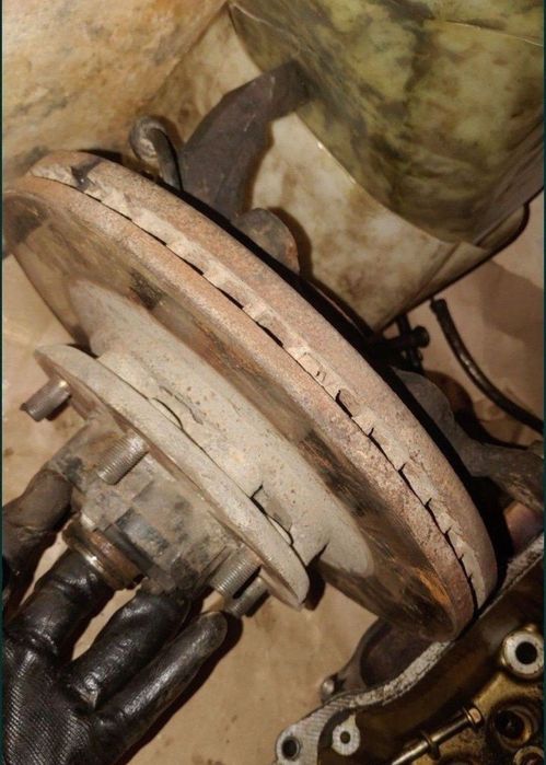 Цапфа Nissan Navara NP300 D22 2.5d Kingcab Нисан Навара Д22 Кінгкаб НП