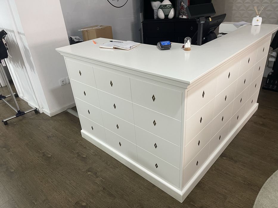 Balcao de loja preparado para caixa