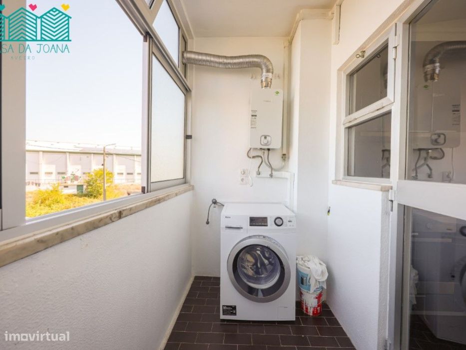Apartamento T3 com Garagem Fechada em Esgueira