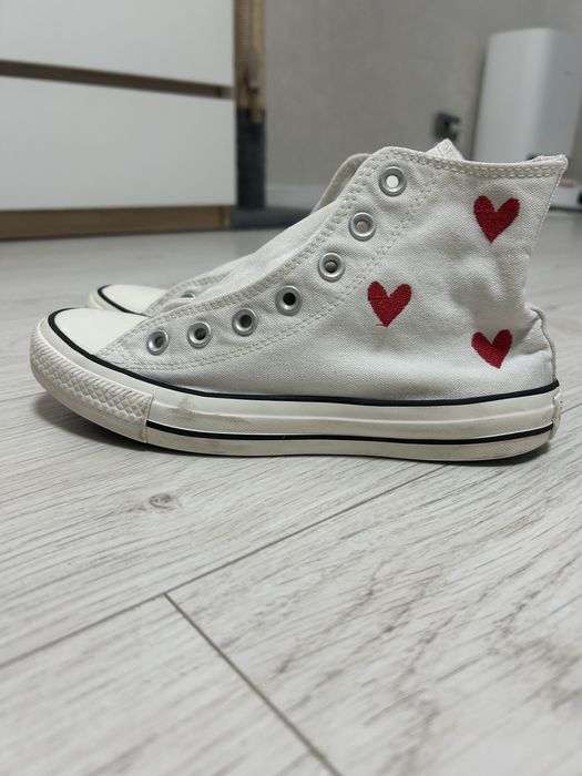 кеды converse с сердцами