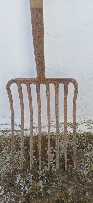 Forquilha Metálica com Cabo