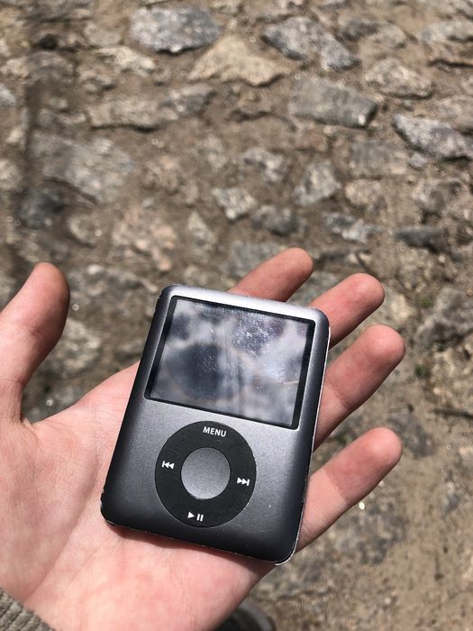 СРОЧНО Ipod nano 3 8гб
