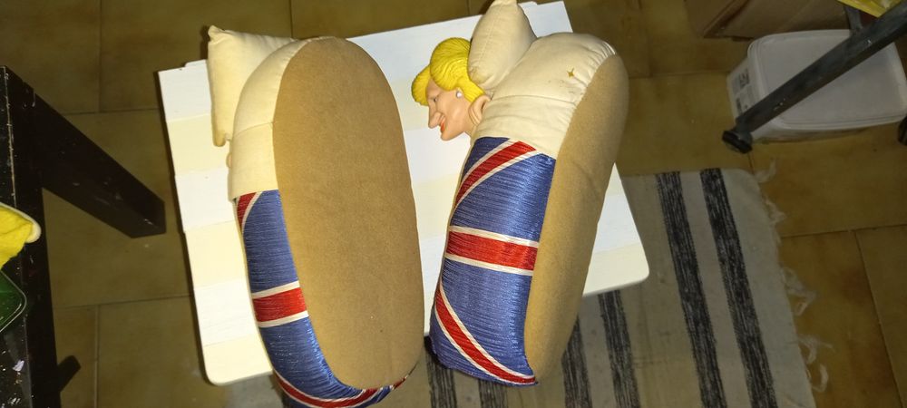 Par de pantufas Lady Diana e Princípe Carlos