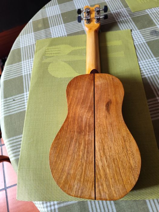 Cavaquinho construção artesanato, muito lindo e bom