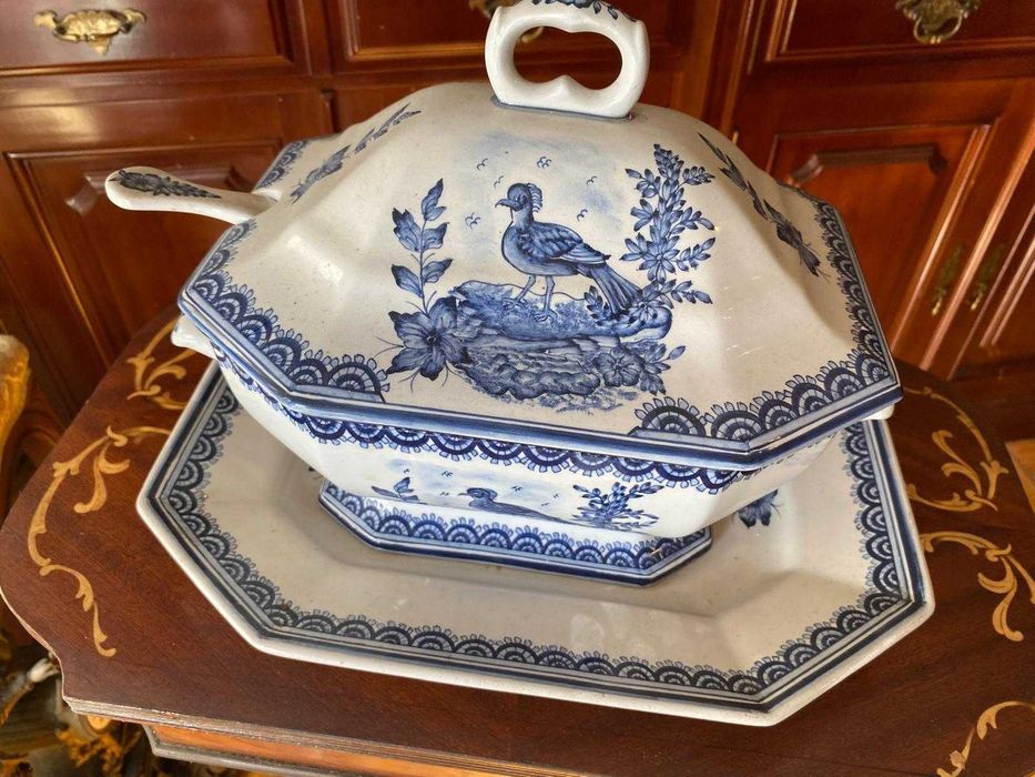 Sopeira / Terrina Real Cerâmica de Coimbra – Pintada à Mão – Conjunto Completo