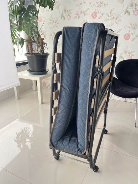 Cama dobravel  pouco usada