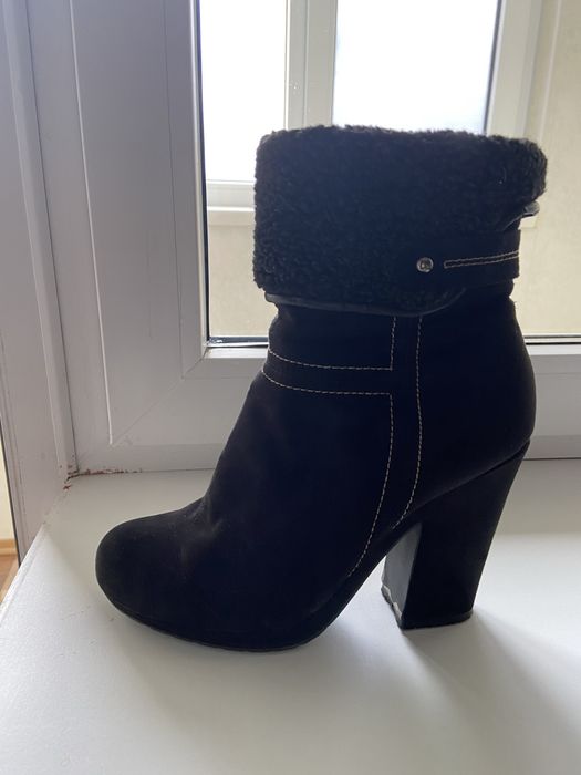 Продам жіноче взуття