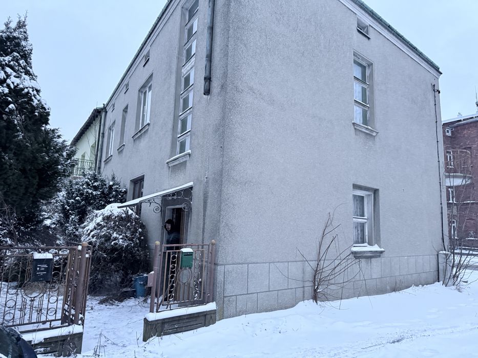 Dom z 2 lokalami usługowymi/centrum Myszkowa/Garaże/Piwnica/196m2