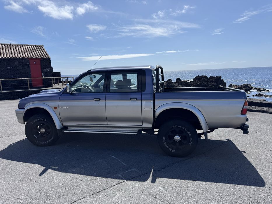 Mitsubishi L200 em bom estado