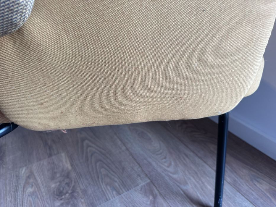 Cadeiroes amarelos do Ikea