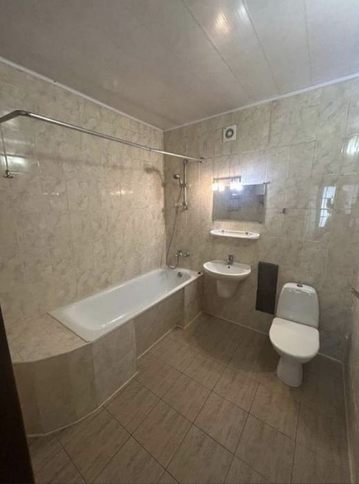 2-х кімнатна квартира , на вул.Вадатурського (Малиновський)