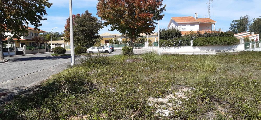Lote para construção, zona de Santa Clara, em Leiria.