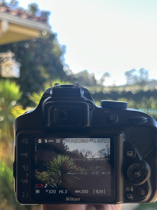 Nikon D3400 quase sem uso
