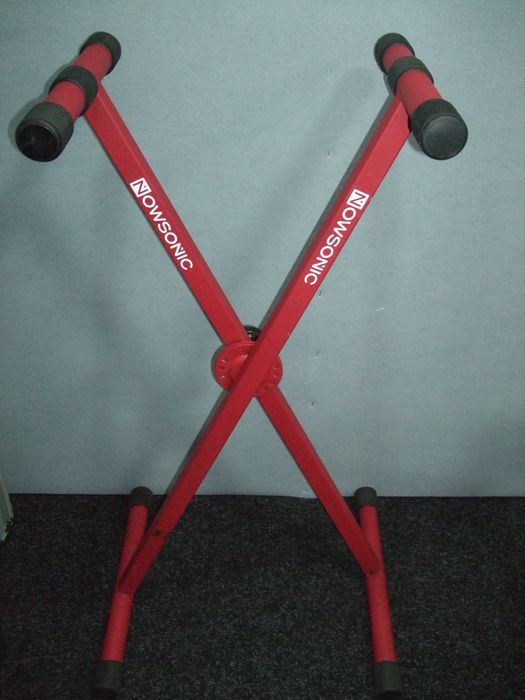 Продам клавішну стійку Nowsonic.