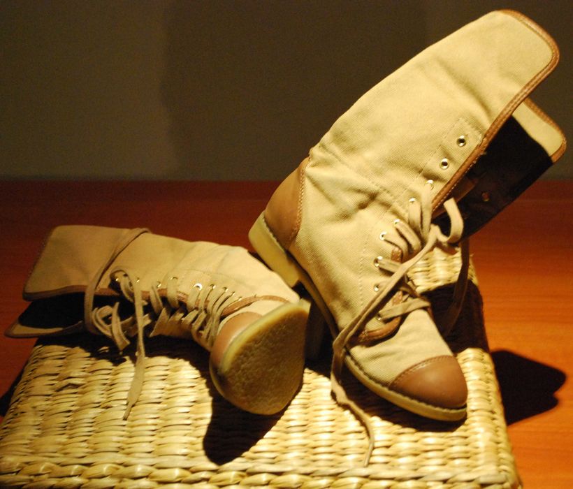 Botas Fabricadas Vietnam com Ponteiras e Calcanhar em Couro N.º 37/38