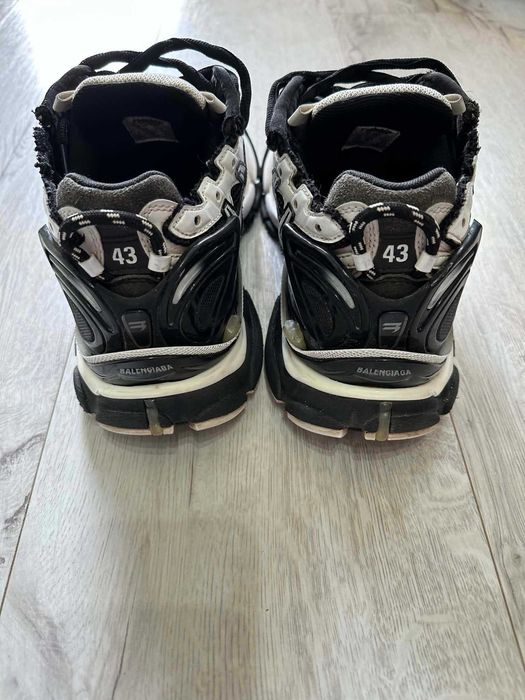 Balenciaga Runner 43