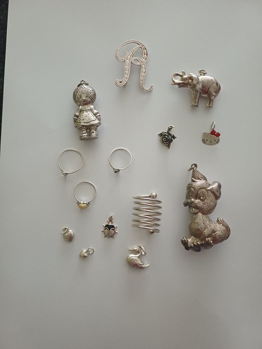 105 gramas de artigos em prata