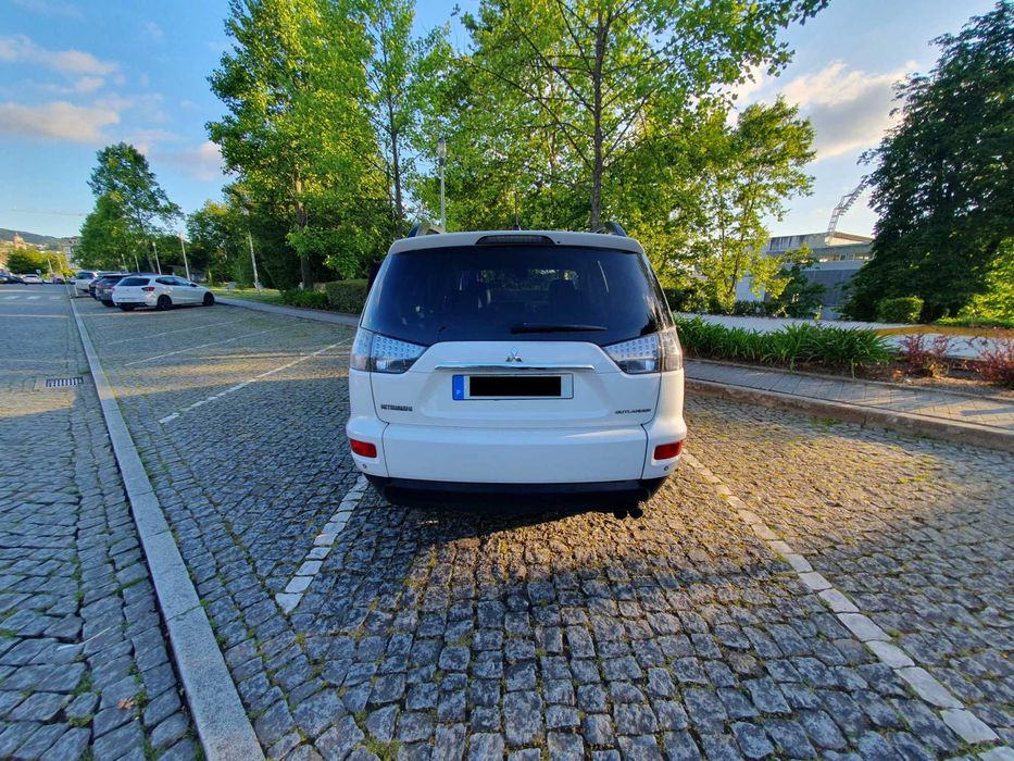 Mitsubishi Outlander 2.2 DI-D Instyle - COMPLETO