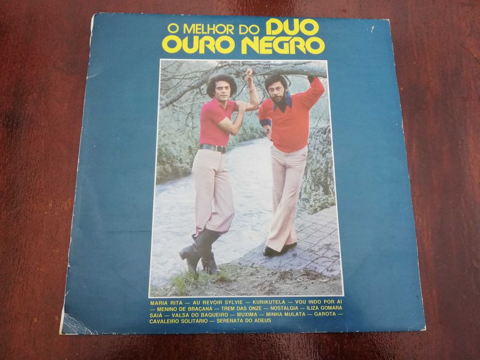 Selling vinyl record by Duo Ouro Negro