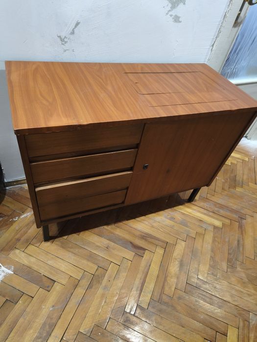 Швейний стіл б/у