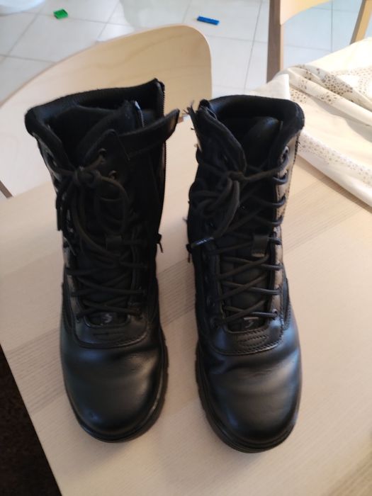 Botas militares pretas