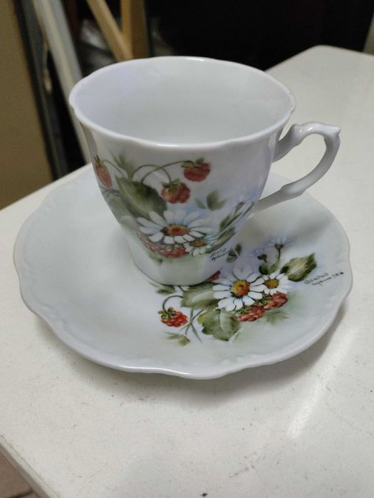 Conjunto de 2 chavenas e pires Pintado a mao assinado
