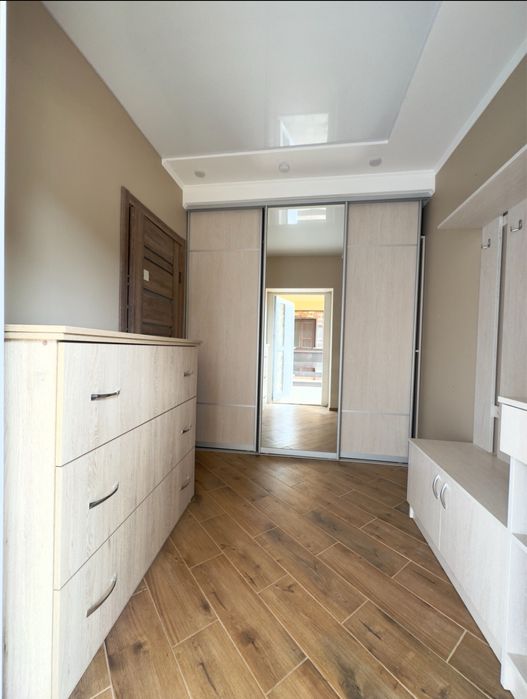 Прочаж чудового таунхауса в Агрономічному