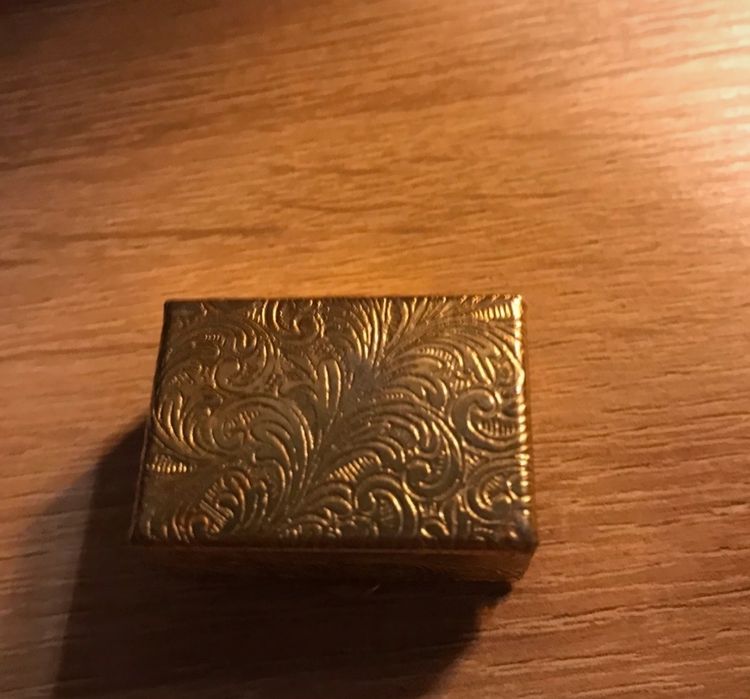 Mini szkatułeczka pozłacana