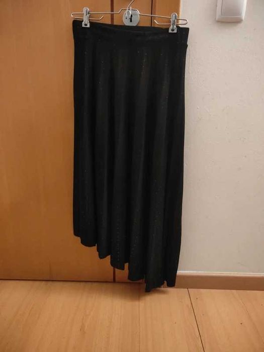 Saia midi preta com strass da Bershka (tamanho M)
