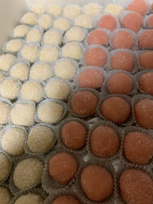 Doces e salgados para festa