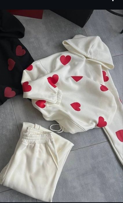 Продам новий спортивний жіночий костюмчик