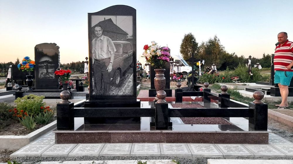 Памятники Кременчуг любой сложности.