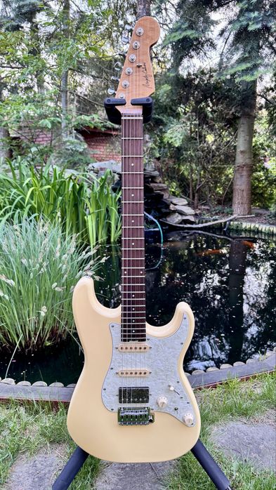 Gitara Majesty Customs Stratocaster