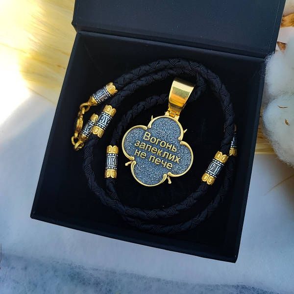 Срібна підвіска "Козак" та шнурок зі вставками зі срібла 925 проби з п