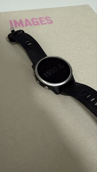 Смарт-годинник Garmin Fenix 6S сріблястий з чорним ремінцем