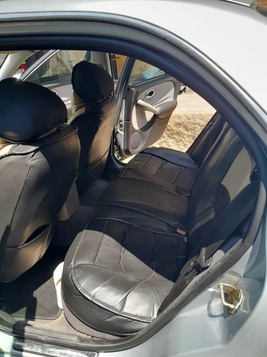 Rover 75 – Este clássico compacto de 1999 para venda
