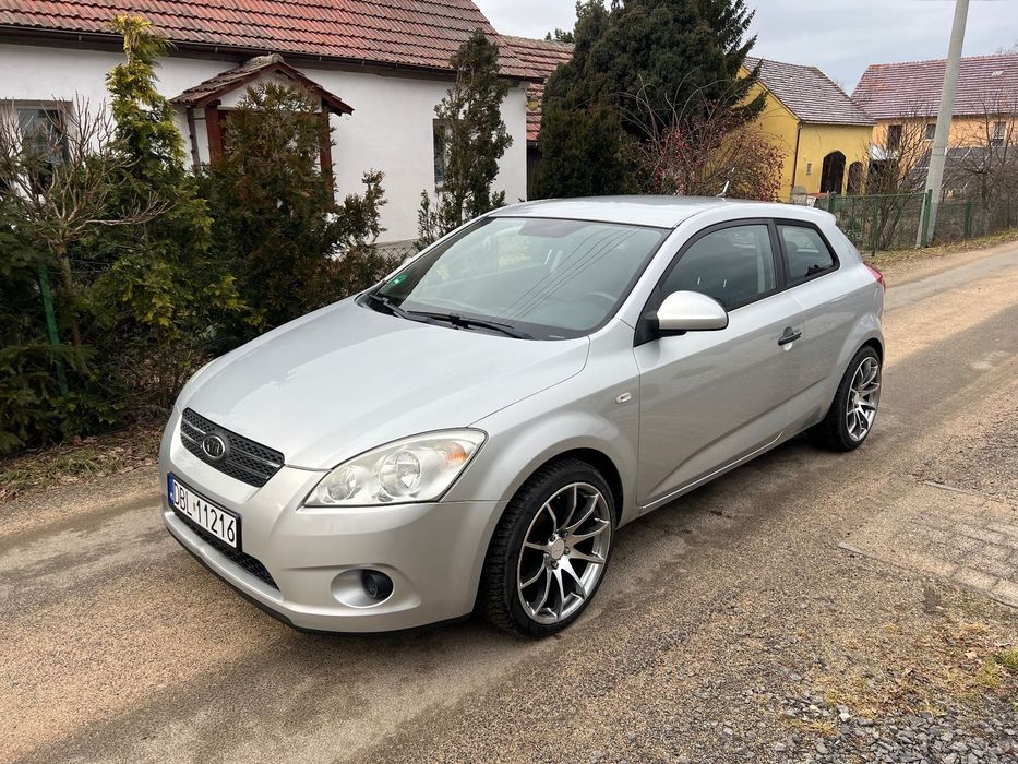 Kia ProCeed Coupe Benzyna 1.6 Klima ABS z Niemiec zarejestrowana w PL