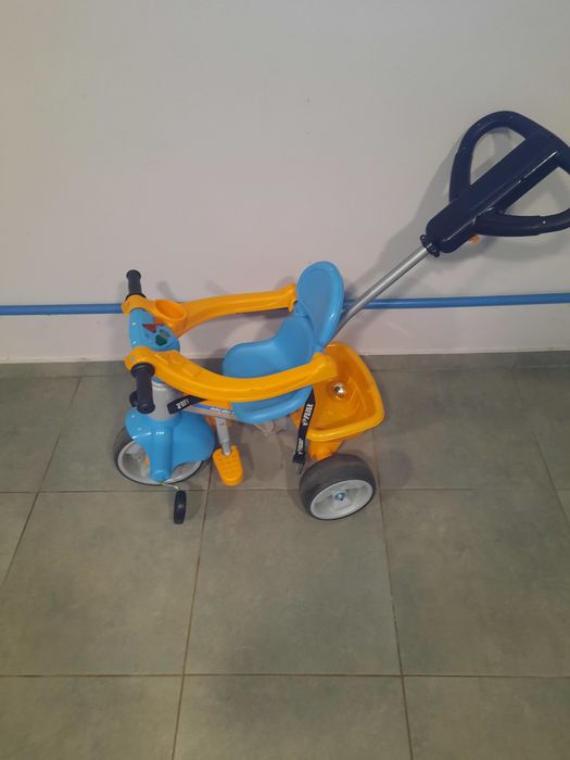 Triciclo de crianças