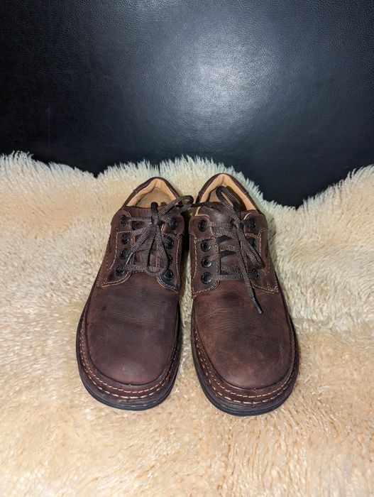 Clarks туфлі 39-39.5 р по устілці 26 см ширина 9 в дуже хорошому стані