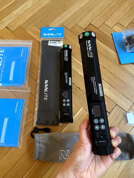 PavoTube II 6XR LED RGBWW Pixel Tube Light x2