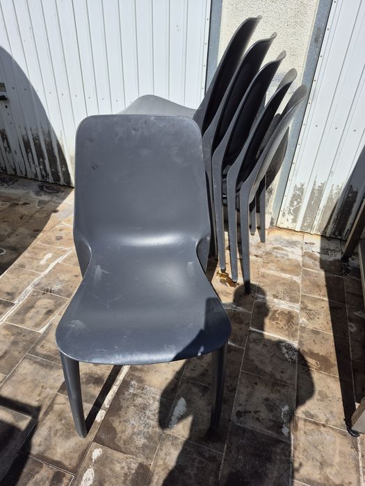Cadeiras de jardim/restauração  + mesa