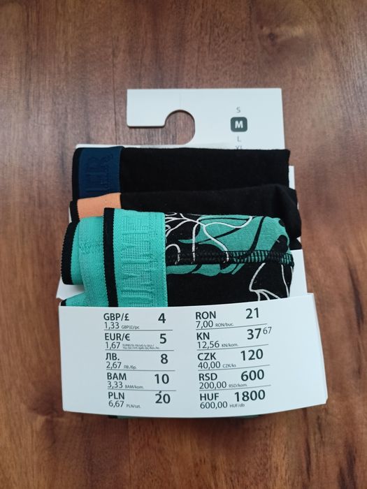 Nowe slipy M. Trzy sztuki .