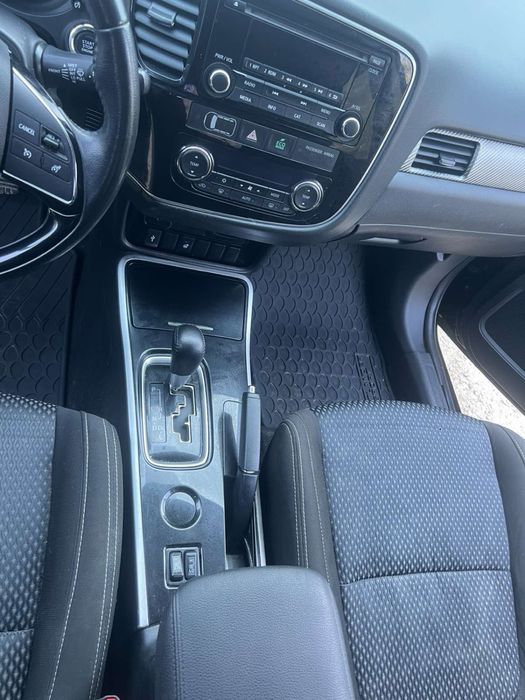 Mitsubishi outlander кінець 2017