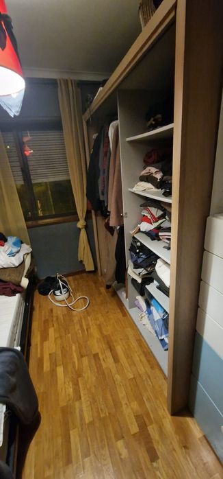 Armario enorme semi novo com portas em espelho