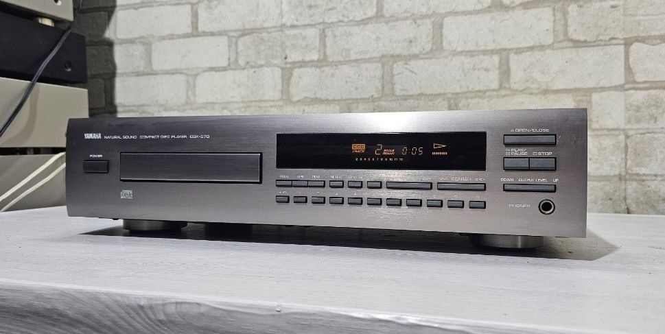 Програвач CD дисків YAMAHA CDX-560/570 CD-R/CD-RW, б/у з Німеччини