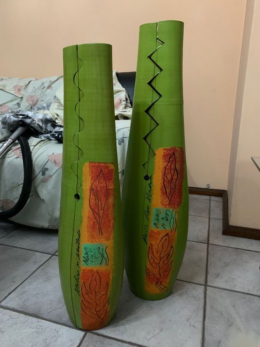 Dois jarrões de decoração