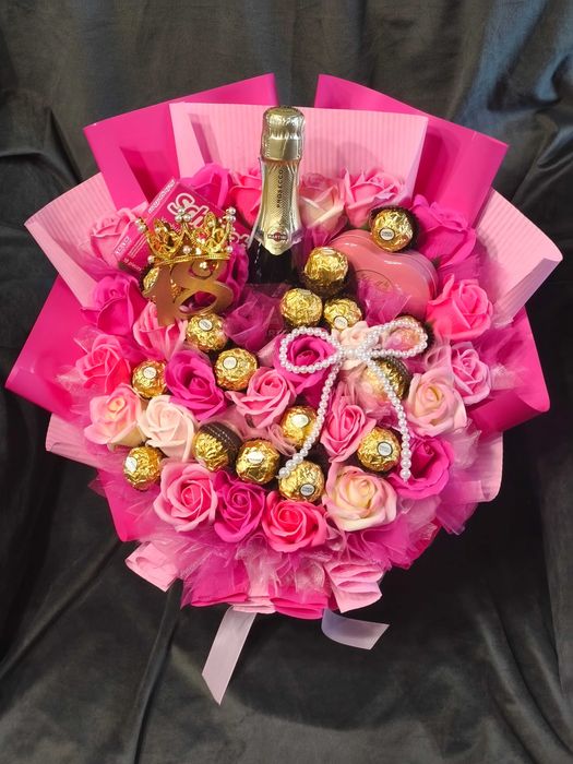 Prezent na 18 urodziny dla dziewczyny | Flower Box | Ferrero Rocher