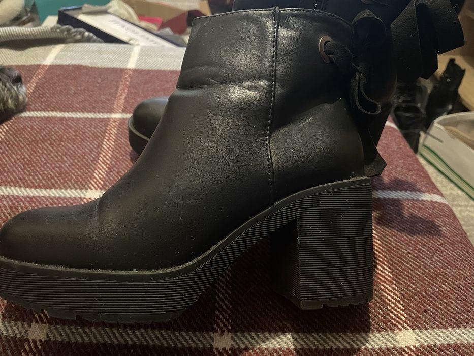 Жіноче взуття  б/у