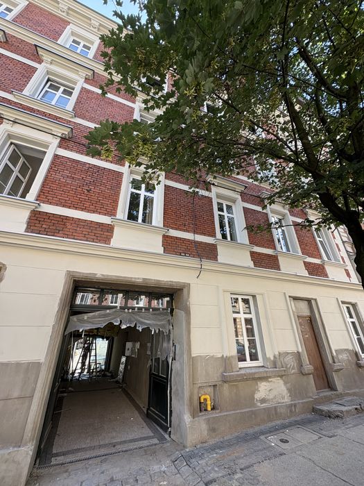 3 pokoje/z kuchnią/budynek i mieszkanie po generalnym remoncie