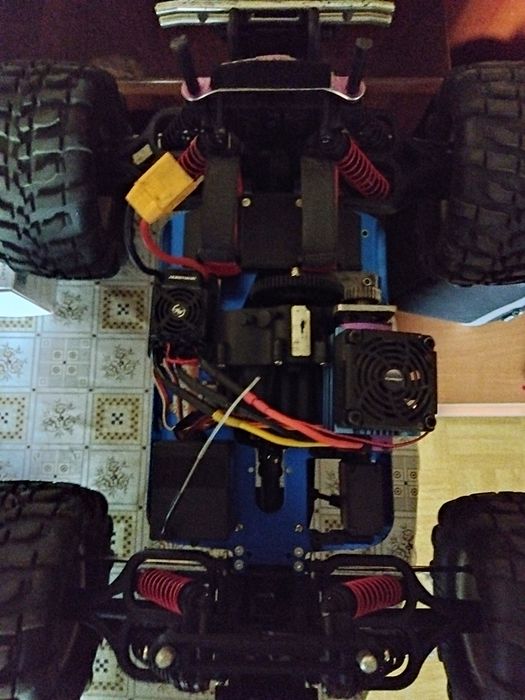 Traxxas T-Maxx konwersja ze spaliny na elektryka